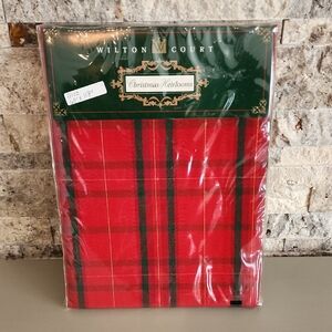 Christmas Heirlooms Wilton Court Red Plaid Tablecloth Brand New